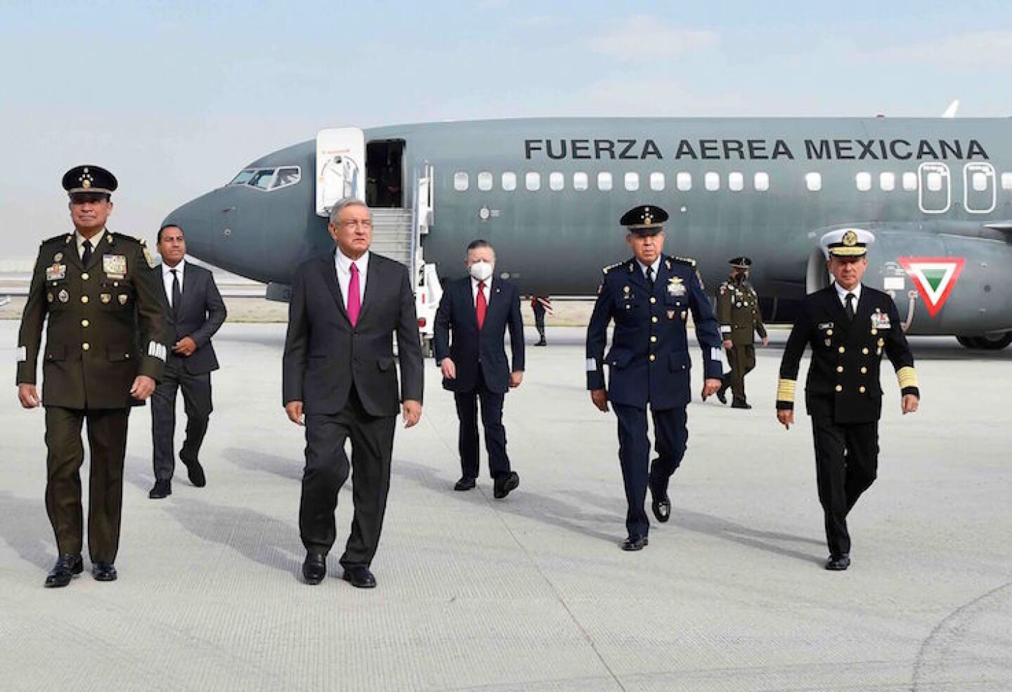 La bancada de Morena en San Lázaro presentó una iniciativa de reforma para crear su propia aerolínea