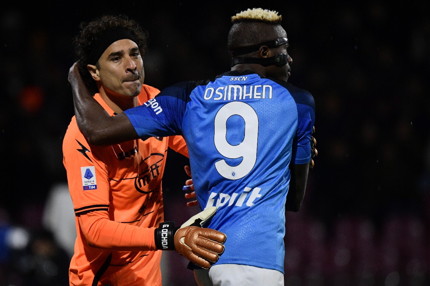 guillermo-ochoa-renovacion-con-salernitana