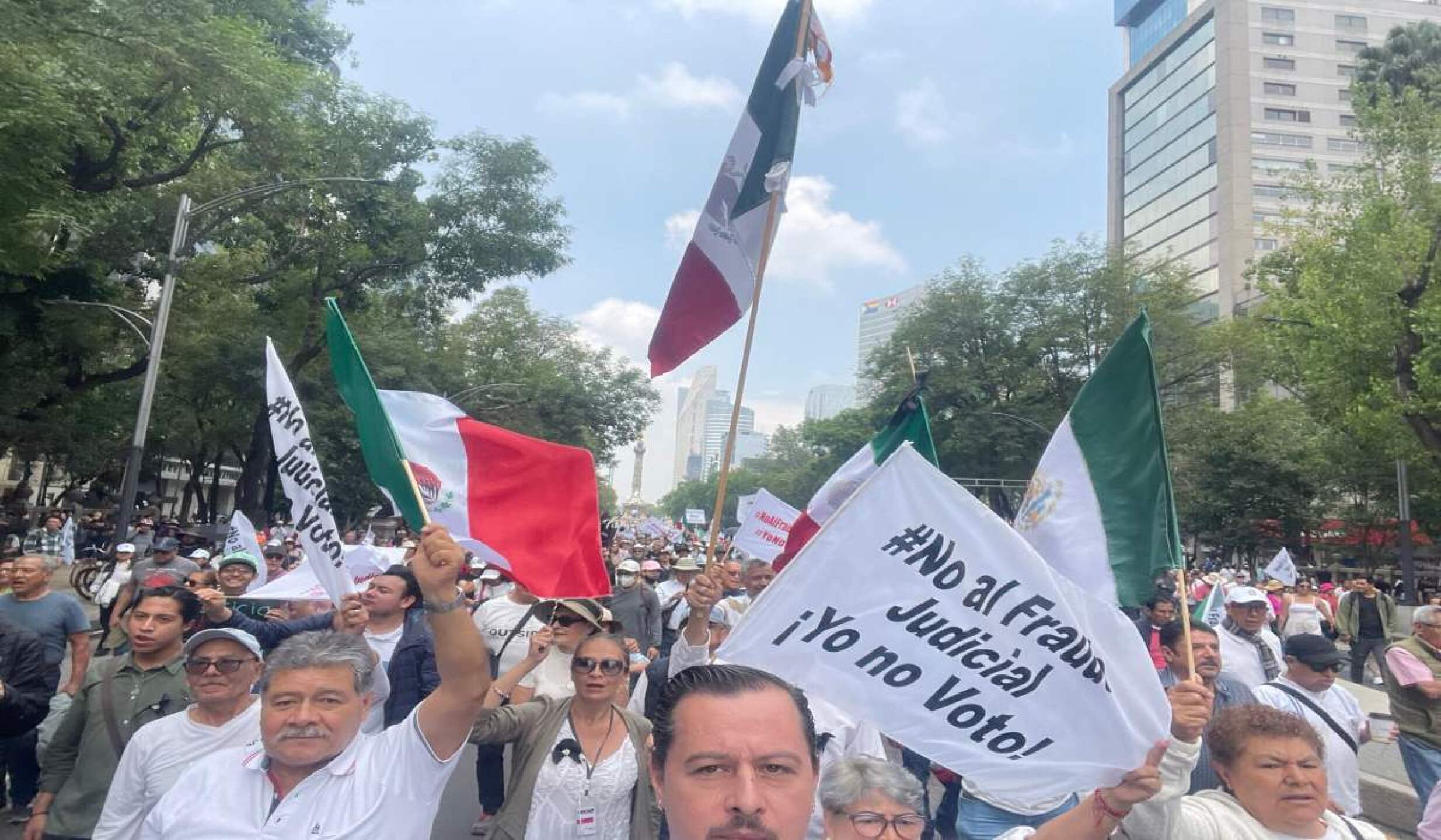 marea-rosa-eleccion-judicial1.jpg