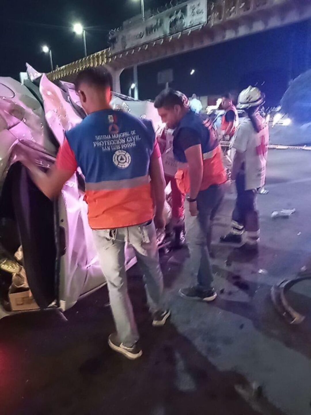 accidente-carretera-57-2-muertos-por-choque-san-luis-potosi-960x1280