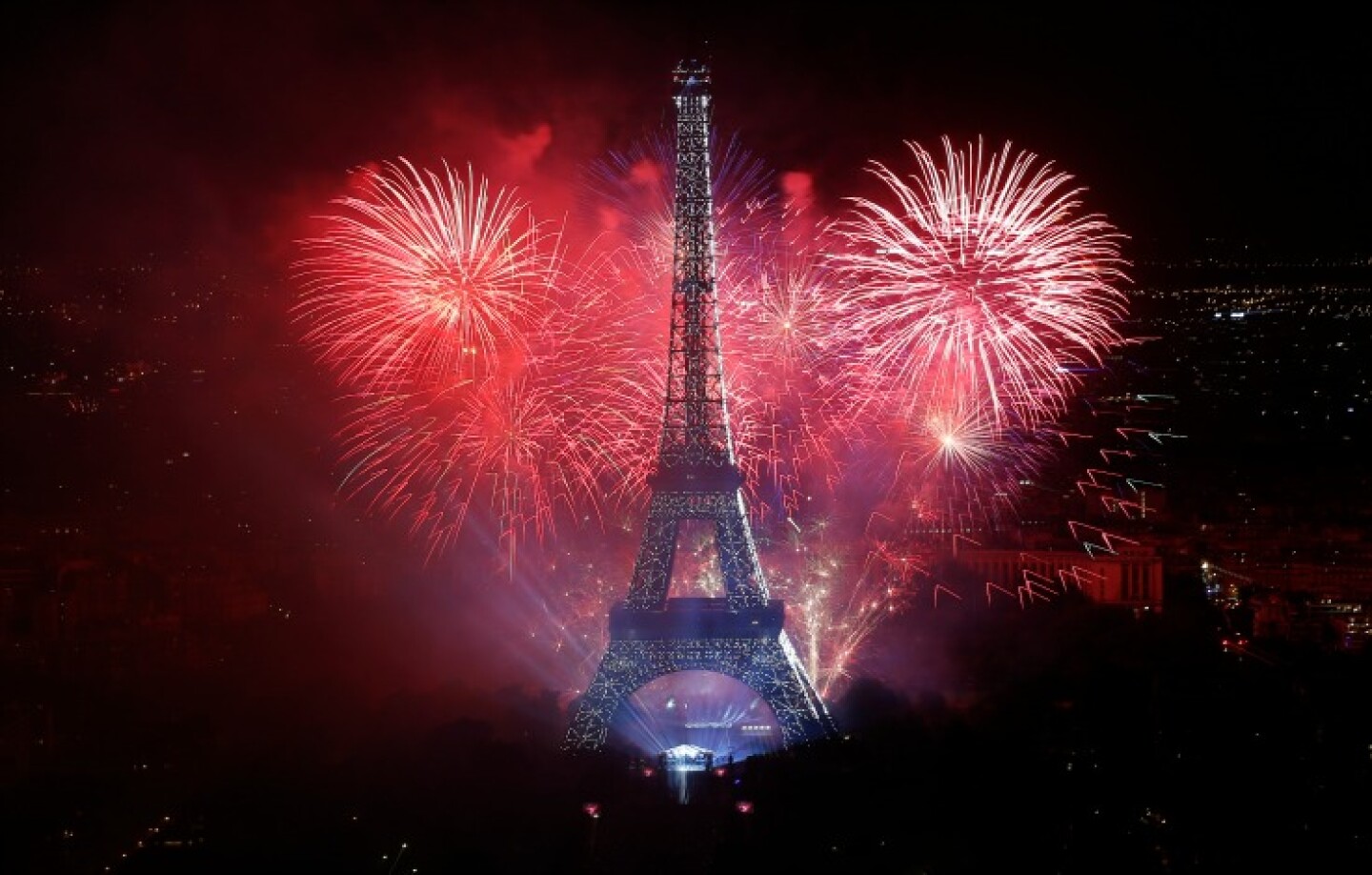 Torre Eiffel cortada