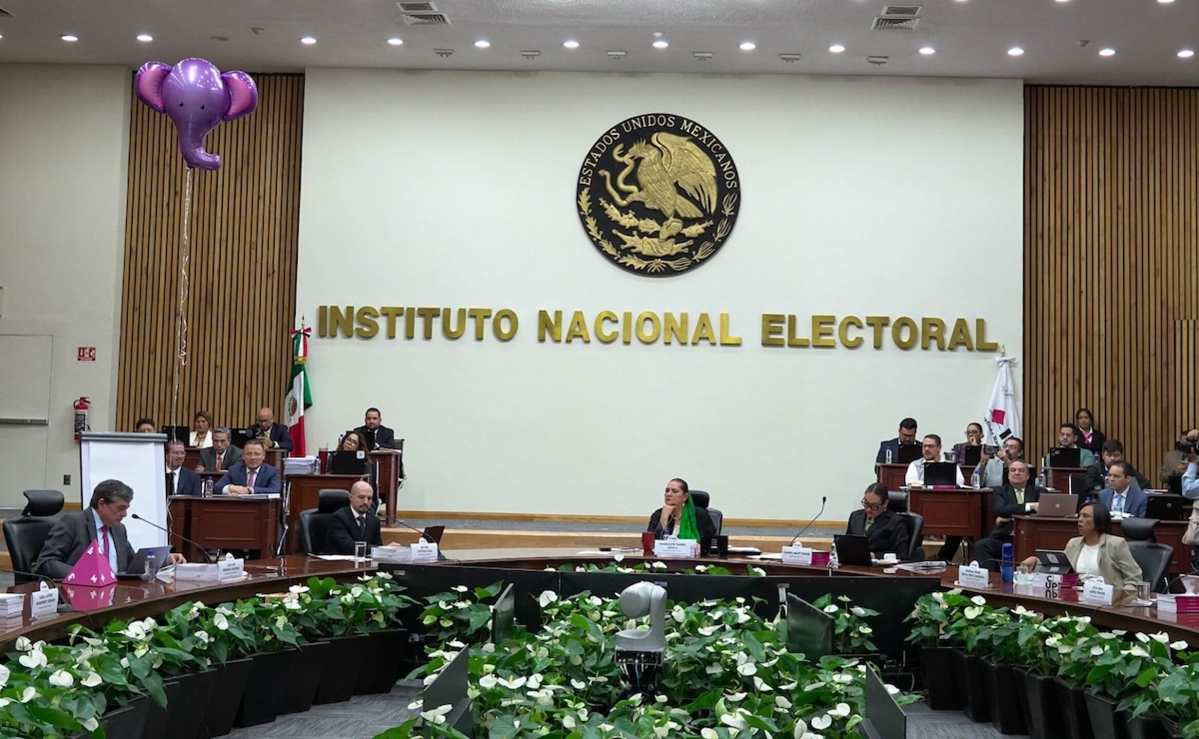 Sesión Extraordinaria INE