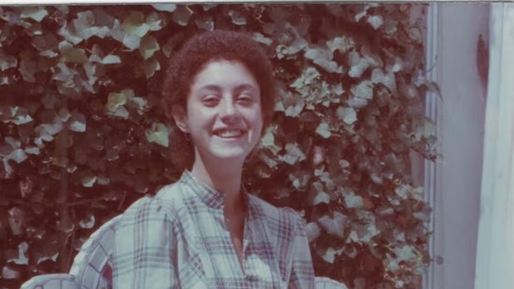 Claudia Sheinbaum de joven34.jpg