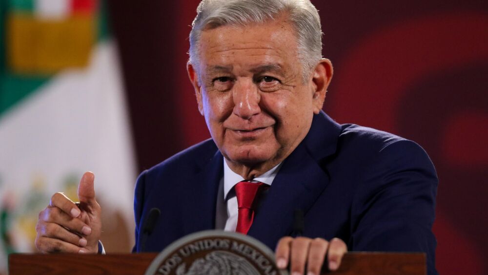 amlo risas AMLO Mañanera-11.jpg