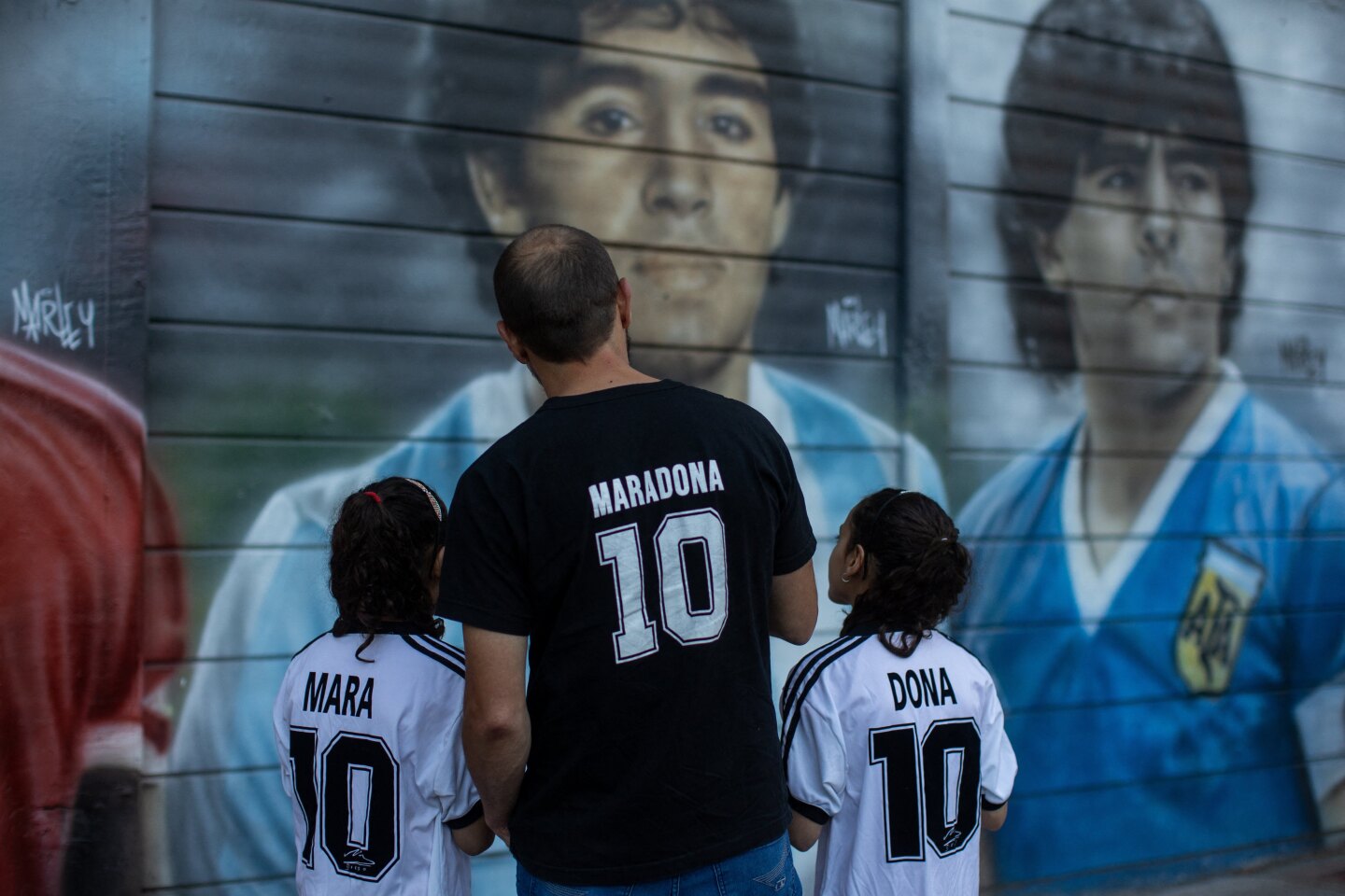 FBL-ARG-MARADONA-FAN-ROTUNDO