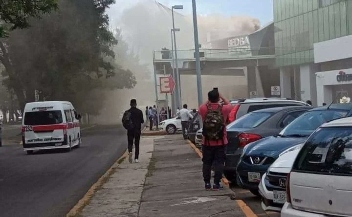 incendio en la plaza las américas de Morelia