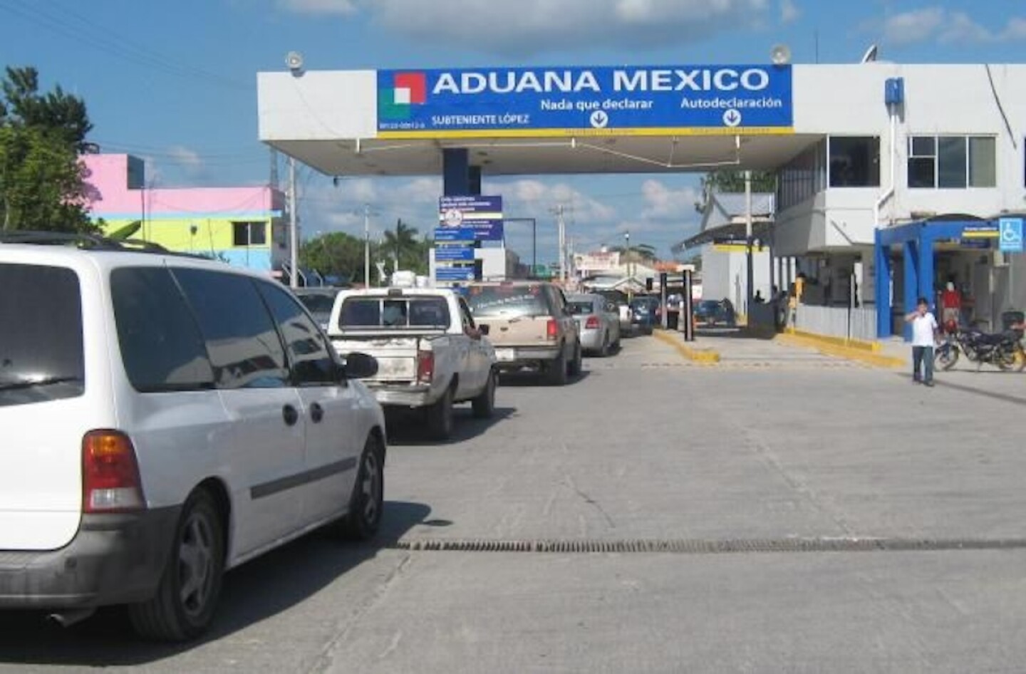 ADUANAS_AGENTES_ADUANALES.jpeg
