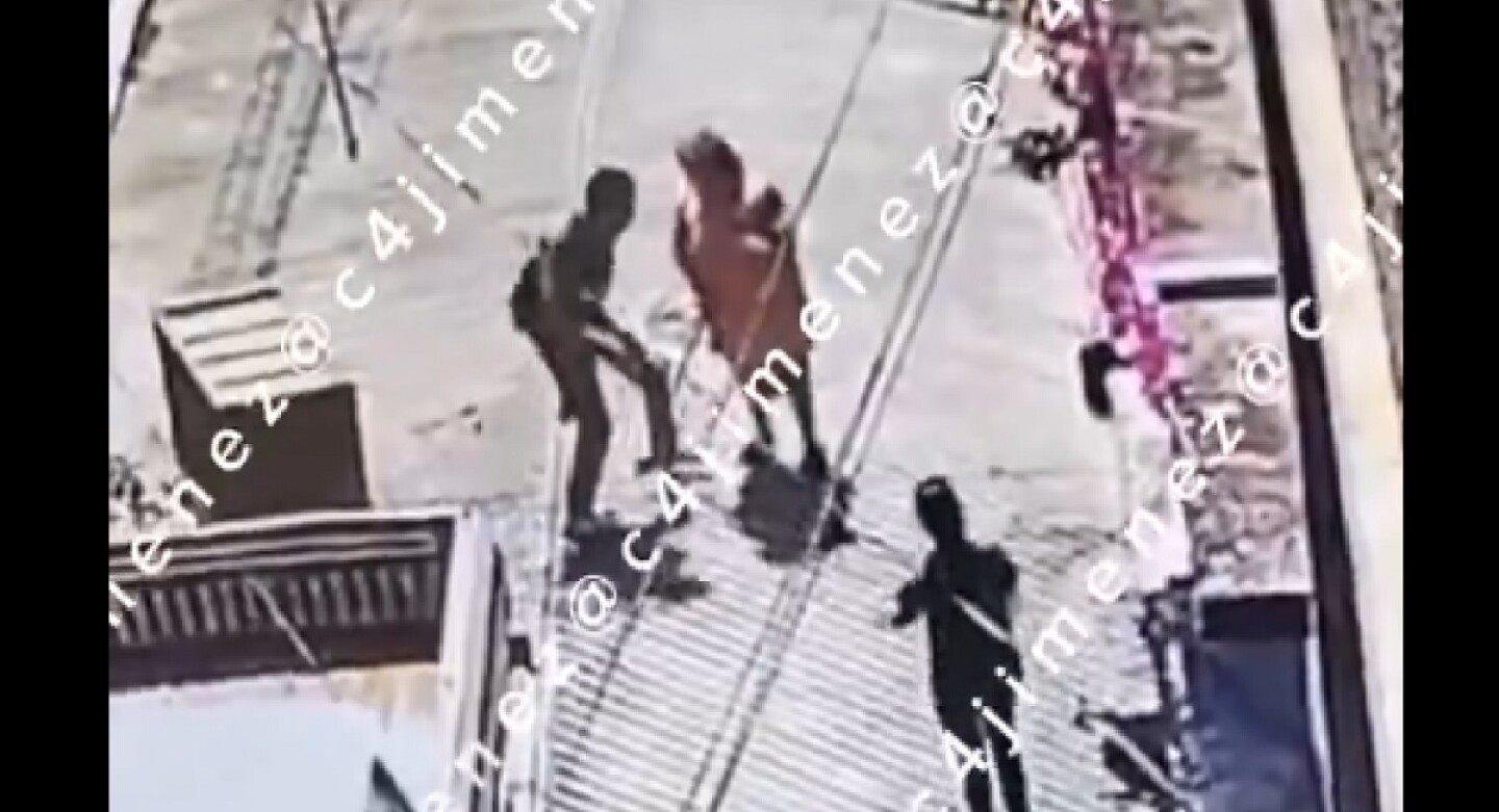 Cabezazo a viejita.jpg