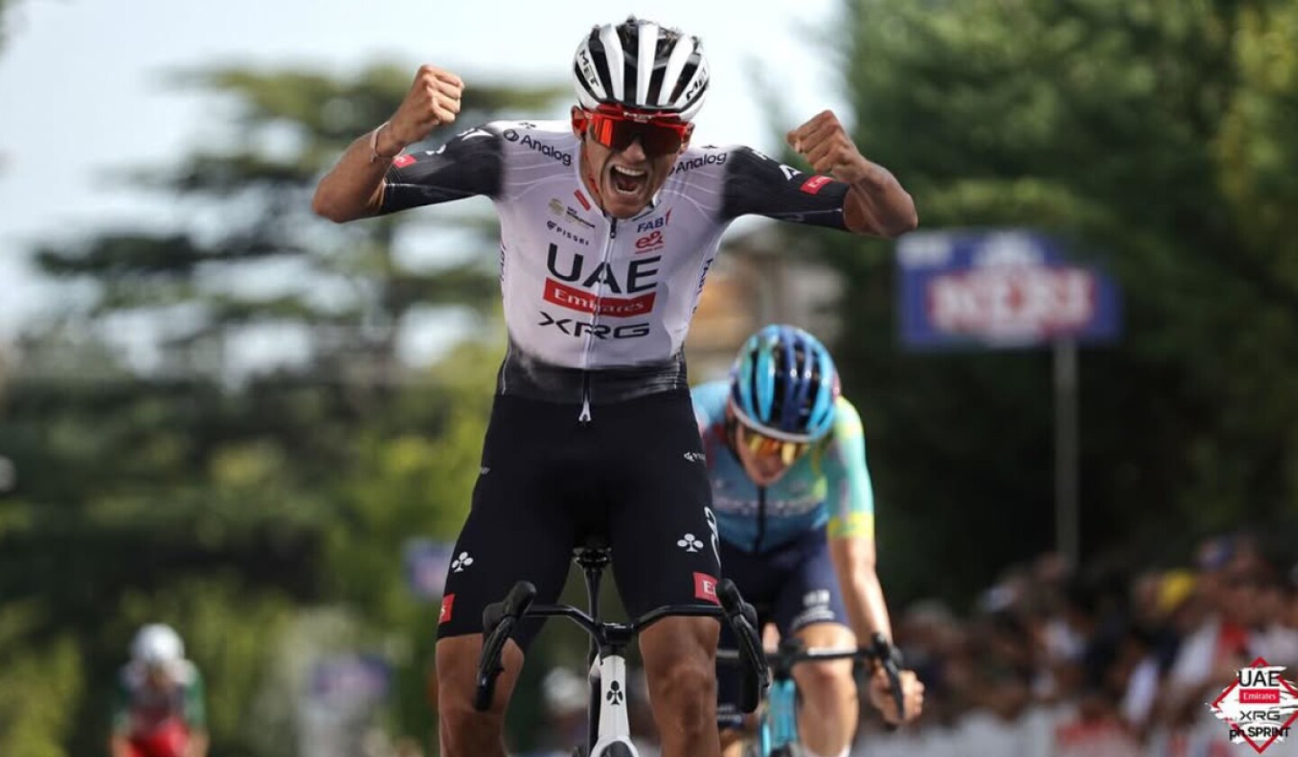isaac del toro gana giro della toscana.jpg