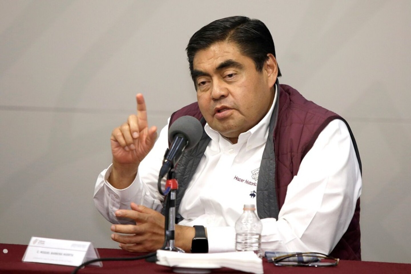 Miguel Barbosa, Gobernador del estado, durante rueda de prensa, declaró "El riesgo de contraer coronavirus es para los ricos, los pobres estamos inmune".