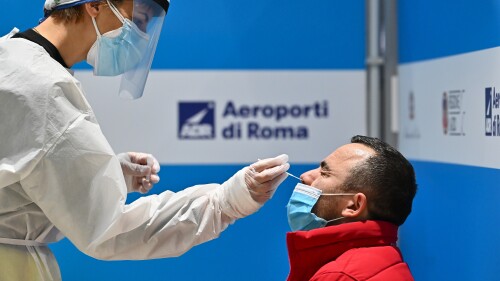 ITALY-US-HEALTH-VIRUS-TRANSPORT-AVIATION-TESTING