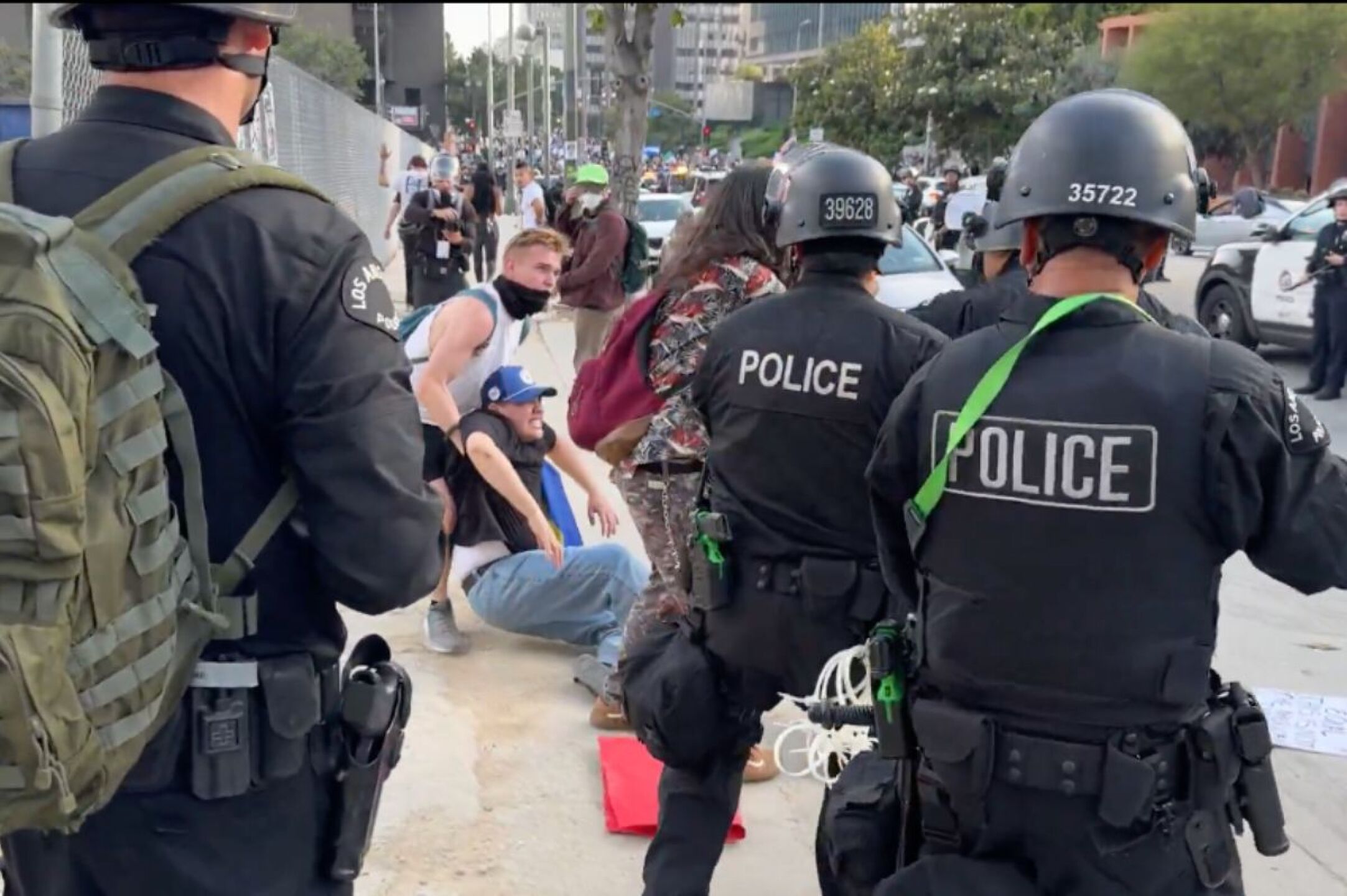 alcaldesa-karen-bass-levanta-toque-de-queda-en-los-angeles-tras-protestas-por-redadas-migratorias