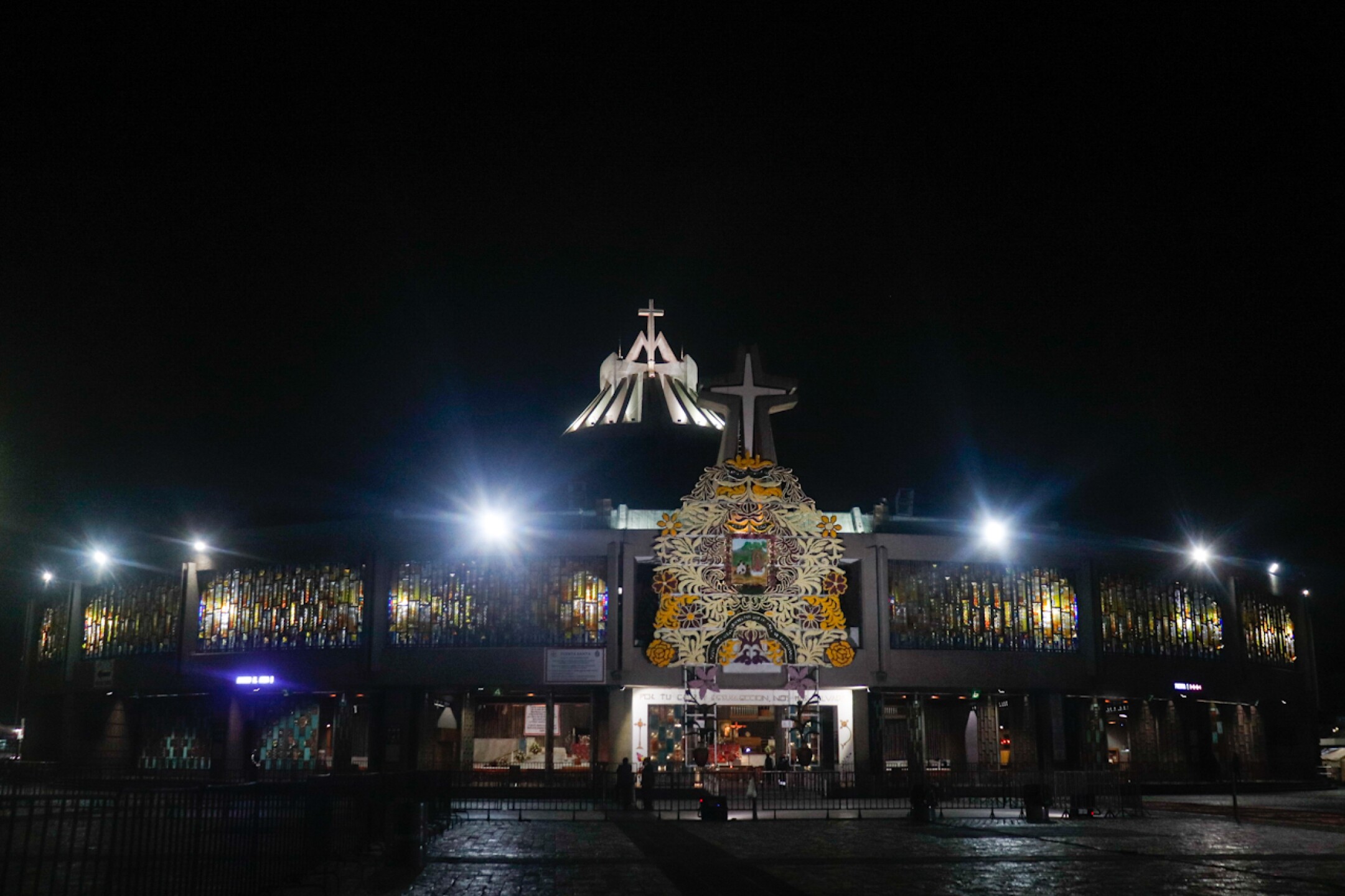 Virgen-de-Guadalupe-Basilica-peregrinos-8
