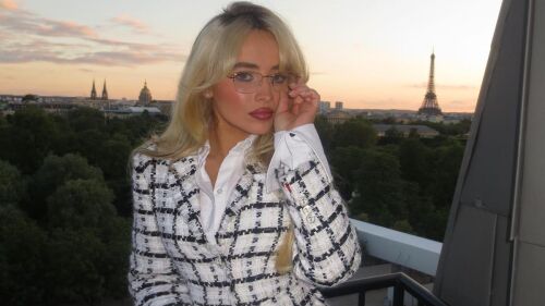 sabrina-carpenter-desfilo-en-vogue-world-2024