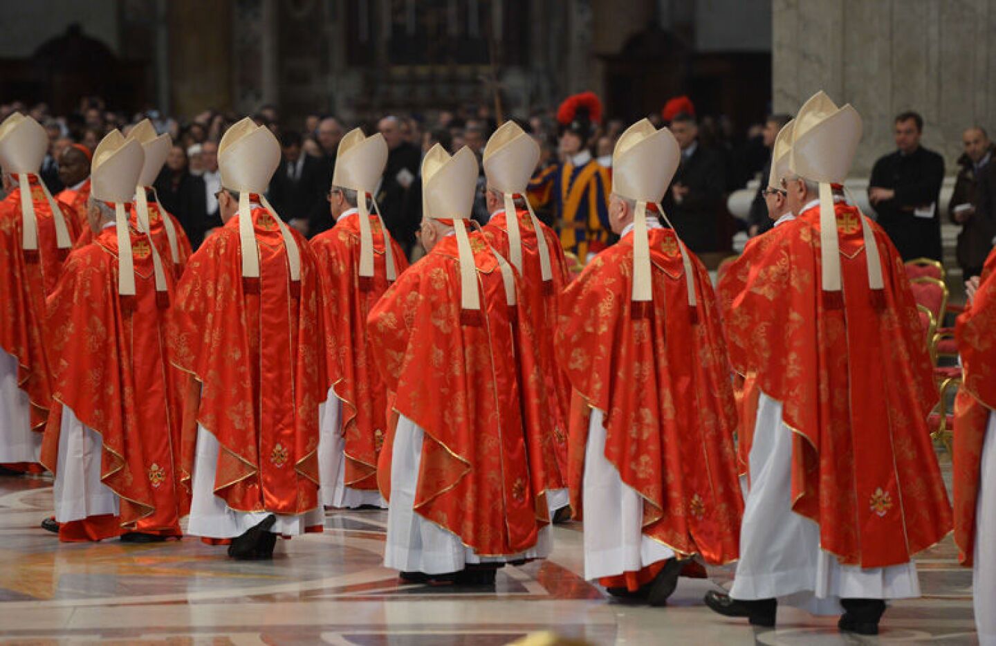 Cardenales-Basilica-Pedro-Vaticano-AFP_NACIMA20130312_0245_3