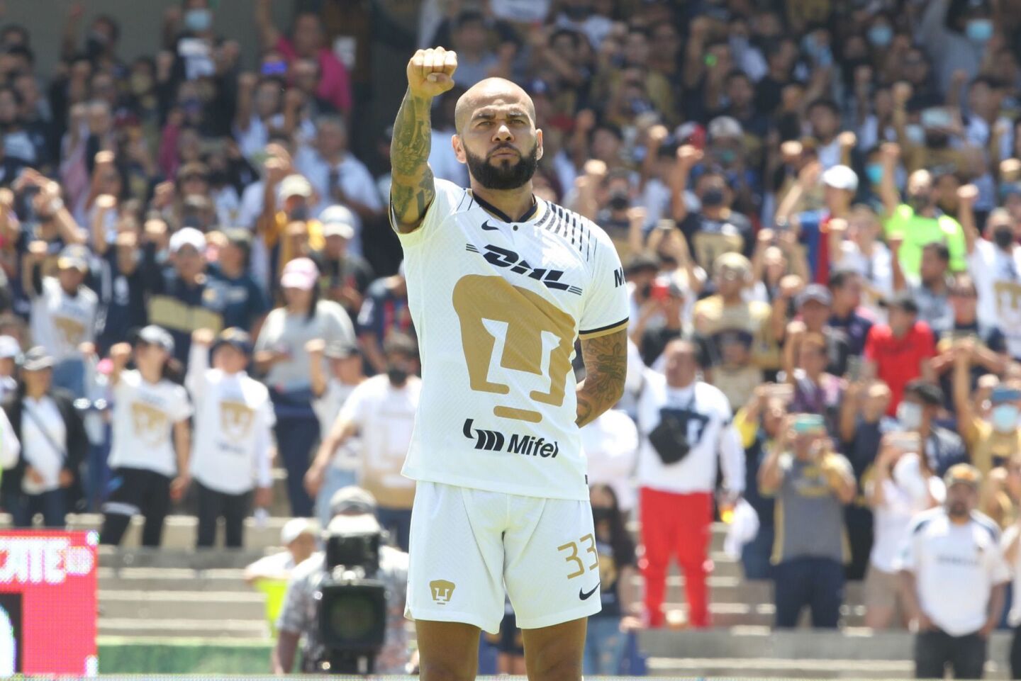 LAS MEJORES 2022 Dani Alves de Pumas durante el partido de fútbol Pumas vs Monterrey correspondiente a la jornada 6 del Torneo Apertura 2022 de Liga BBVA MX, en el estadio Olímpico Universitario.