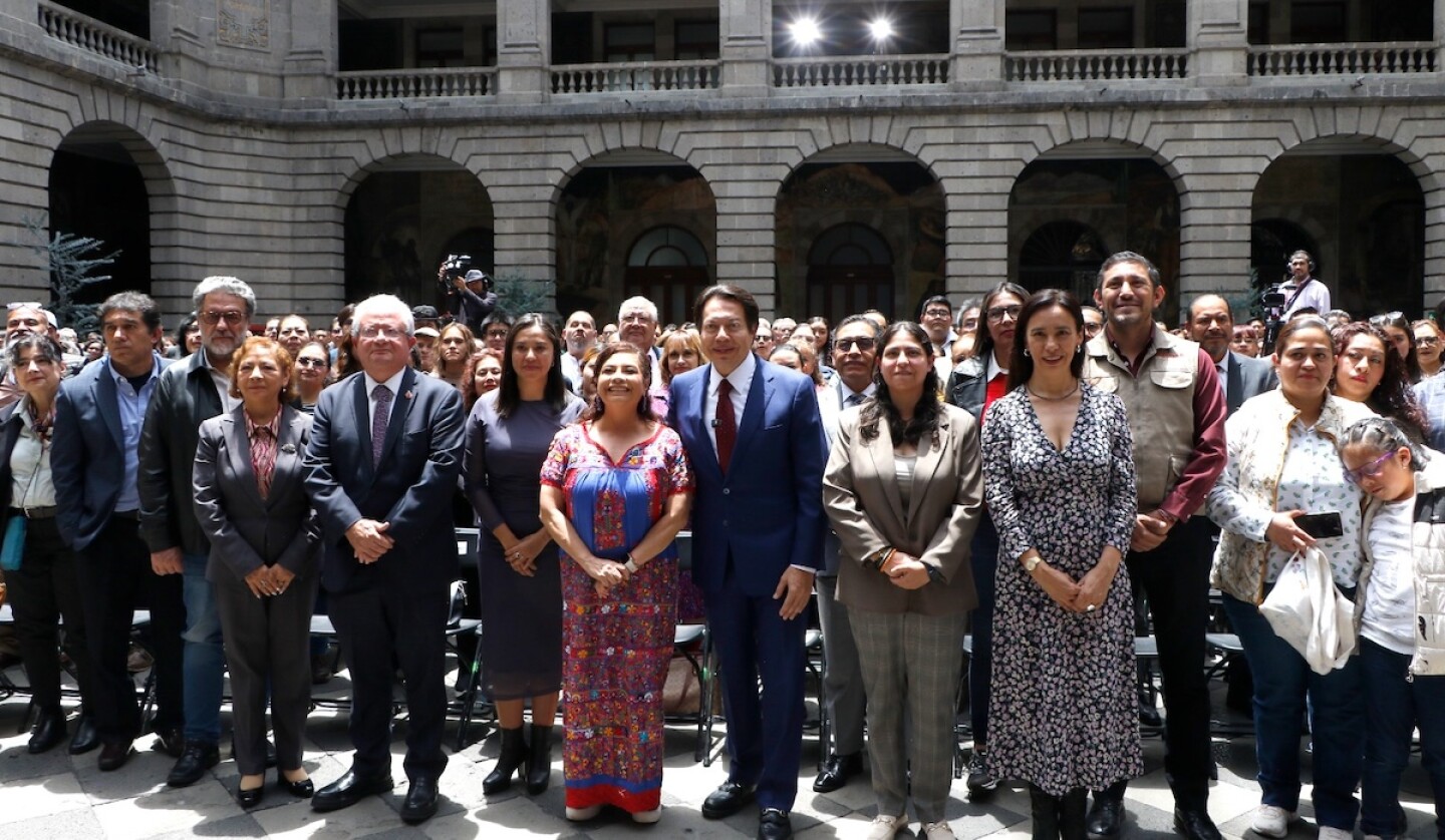 sep gobierno cdmx entrega tarjeta programa escuela.jpg