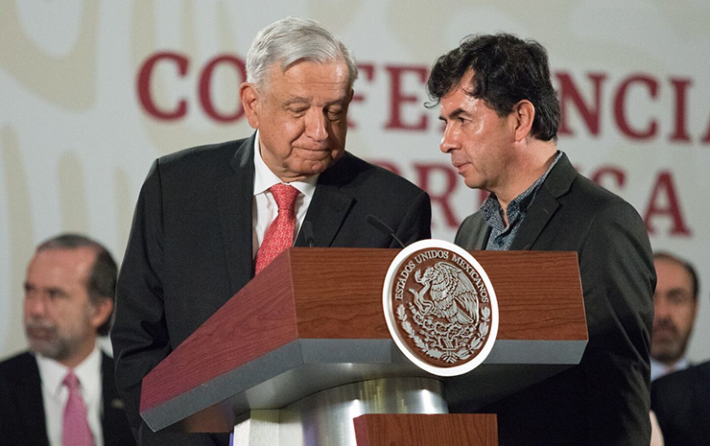 El Presidente Andrés Manuel López Obrador, en su tradicional conferencia de prensa de la mañana, sostuvo una reunión con el sector empresarial así como la jefa del Gobierno de la Ciudad, Claudia Sheinbaum, y la titular de Economía, Graciela Márquez