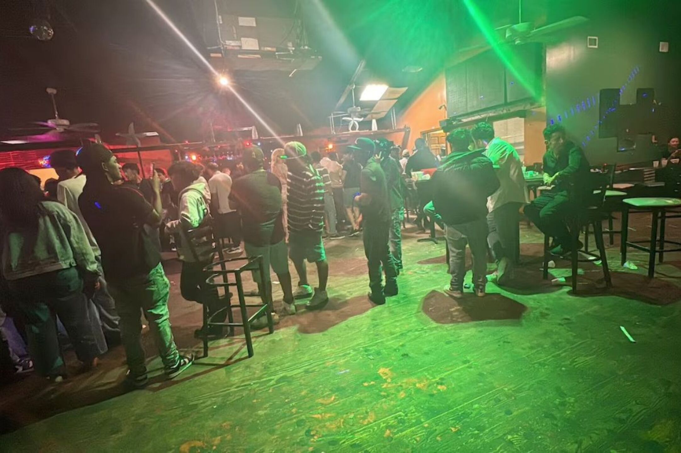 estados-unidos-detiene-a-mas-de-70-migrantes-en-club-nocturno-ligado-a-los-zetas-en-carolina-del-sur