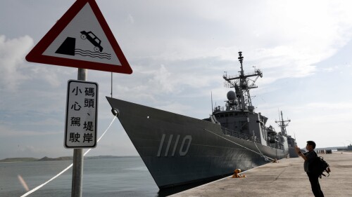 Taiwan's president visits soldiers in Penghu island