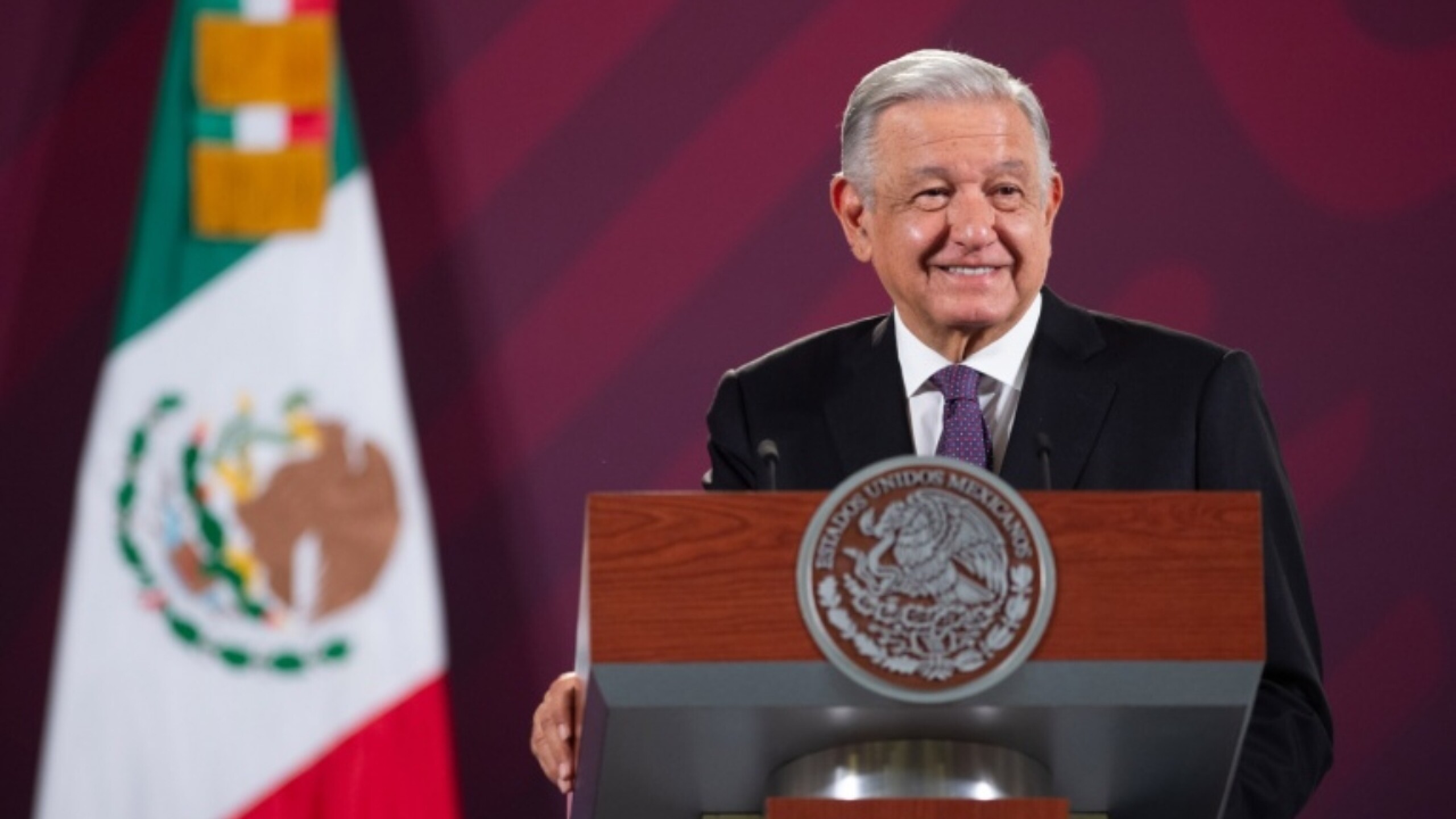 amlo-palacio-nacional