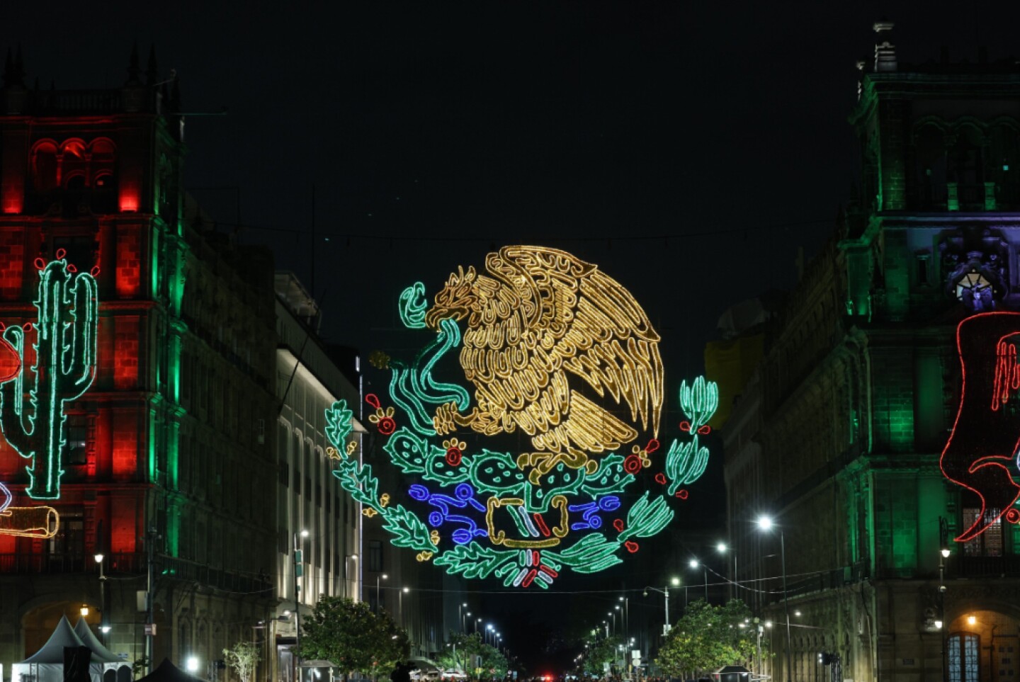 Zócalo luces fiestas patrias