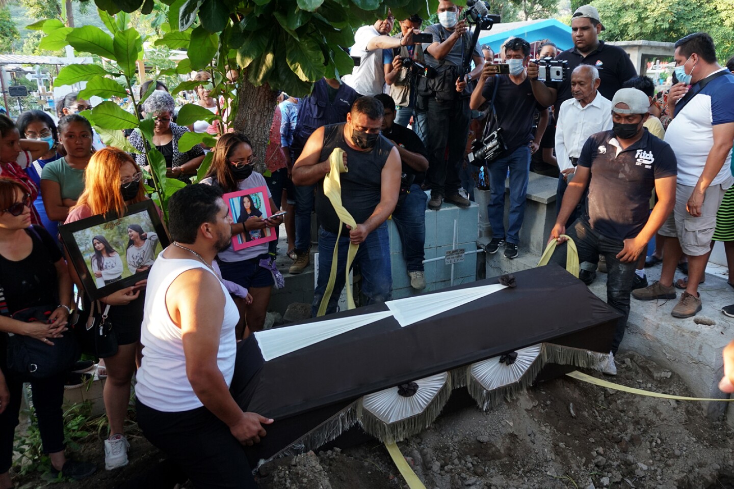 Sepultan a mujer muerta en celdas policiales en estado mexicano de Oaxaca