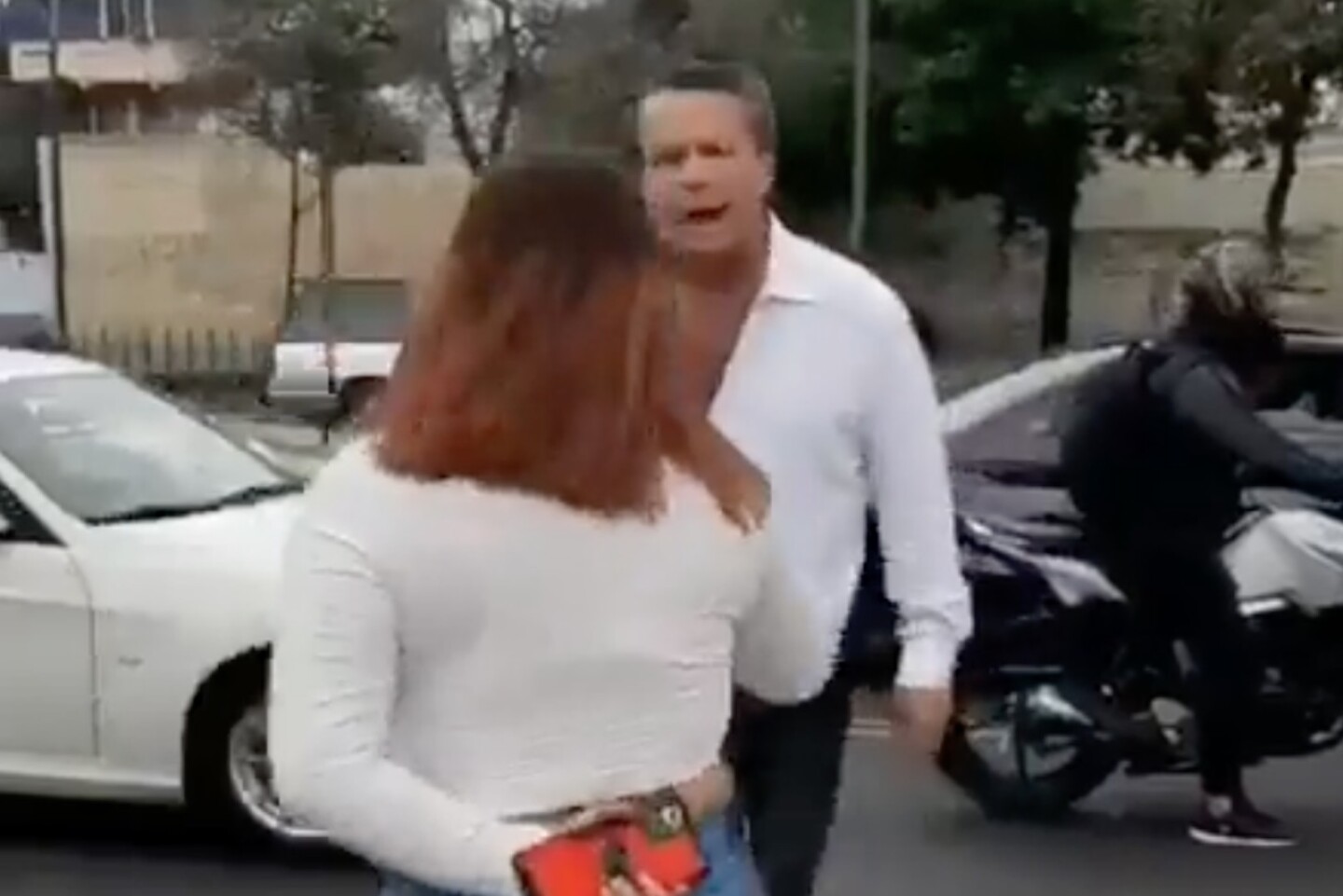 alfredo-adame-denuncia-pareja
