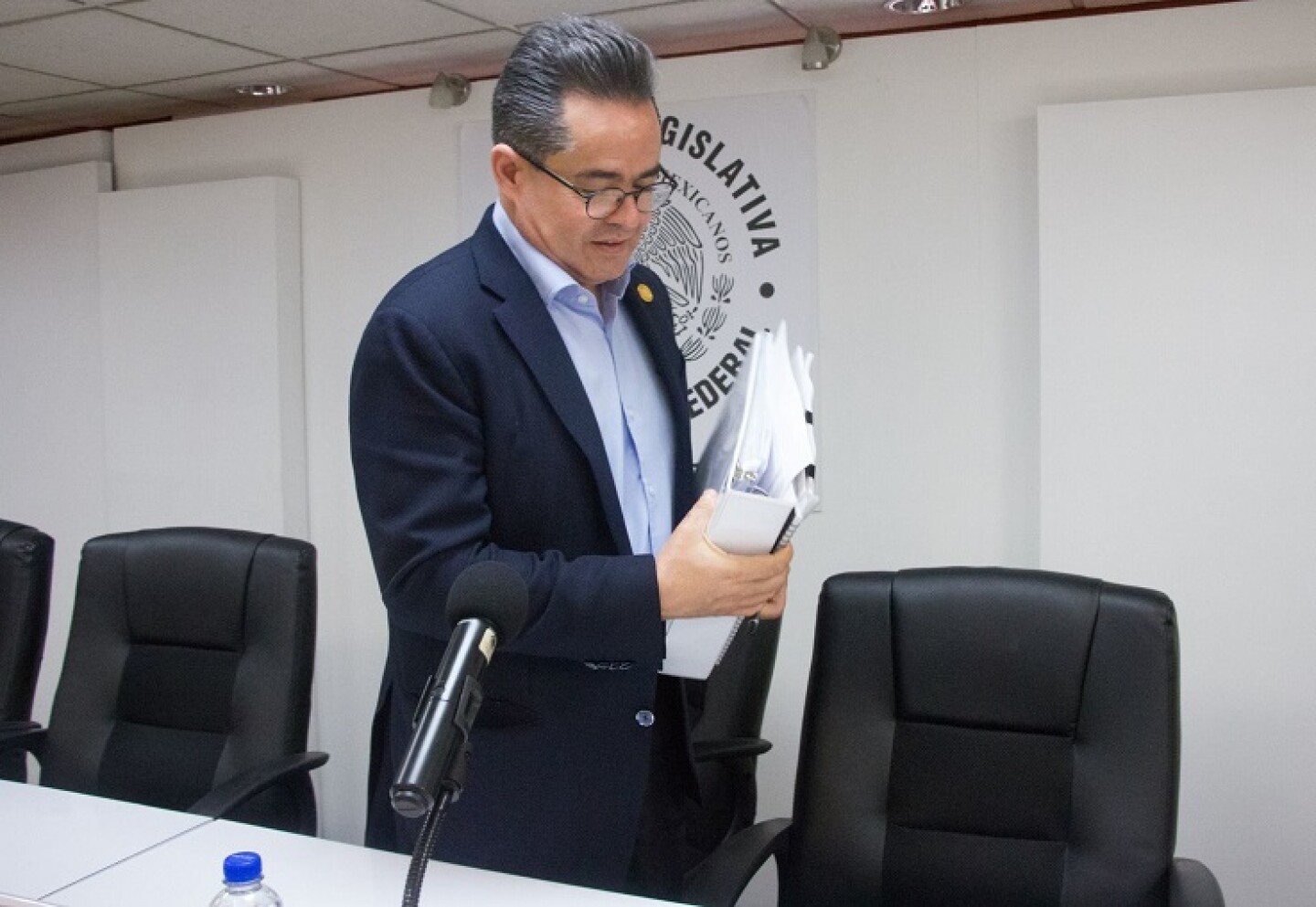 CIUDAD DE MÉXICO, 19FEBRERO2018.- Leonel Luna y Raúl Flores, del grupo parlamentario del PRD en conferencia de prensa hablaron sobre las acusaciones de malversacion de los recursos para la Reconstruccion de la Ciudad.FOTO: VICTORIA VALTIERRA /CUARTOSCURO.COM