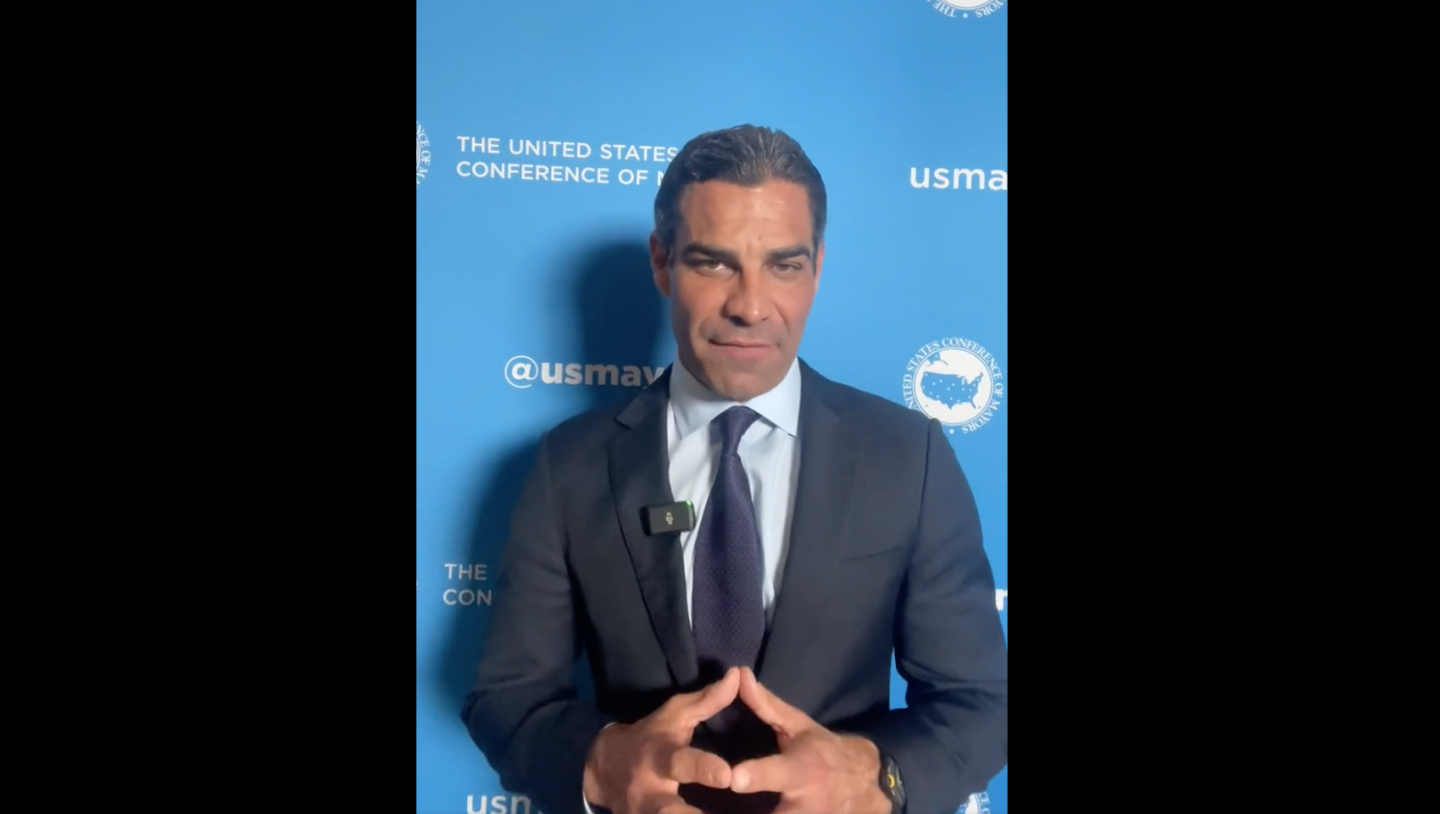 aspirante de origen latino