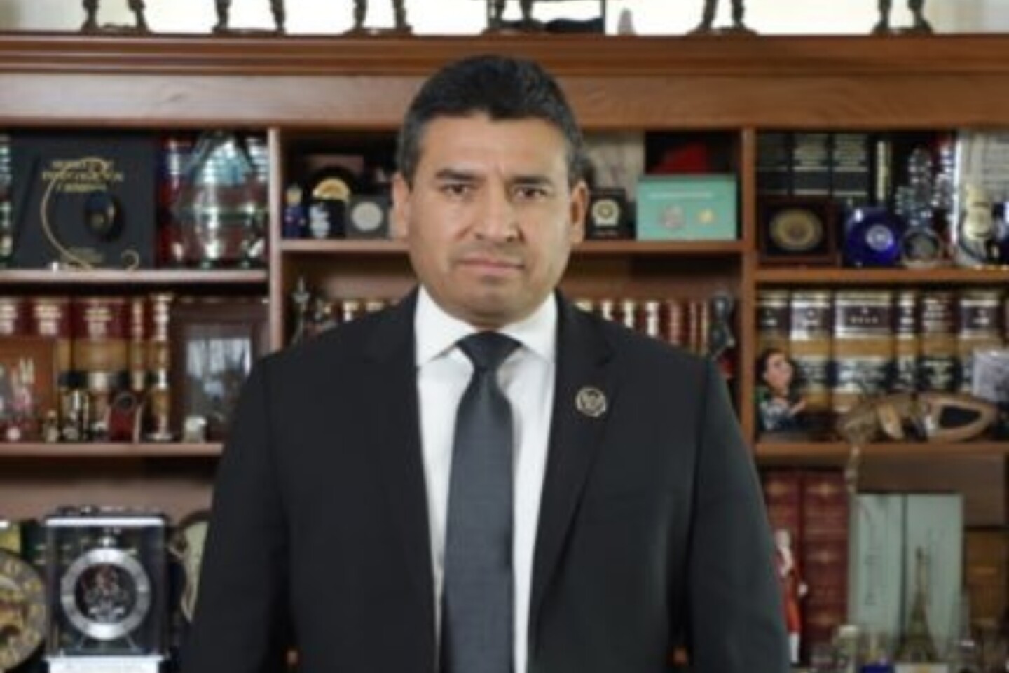 Renuncia Carlos Zamarripa fiscal Guanajuato