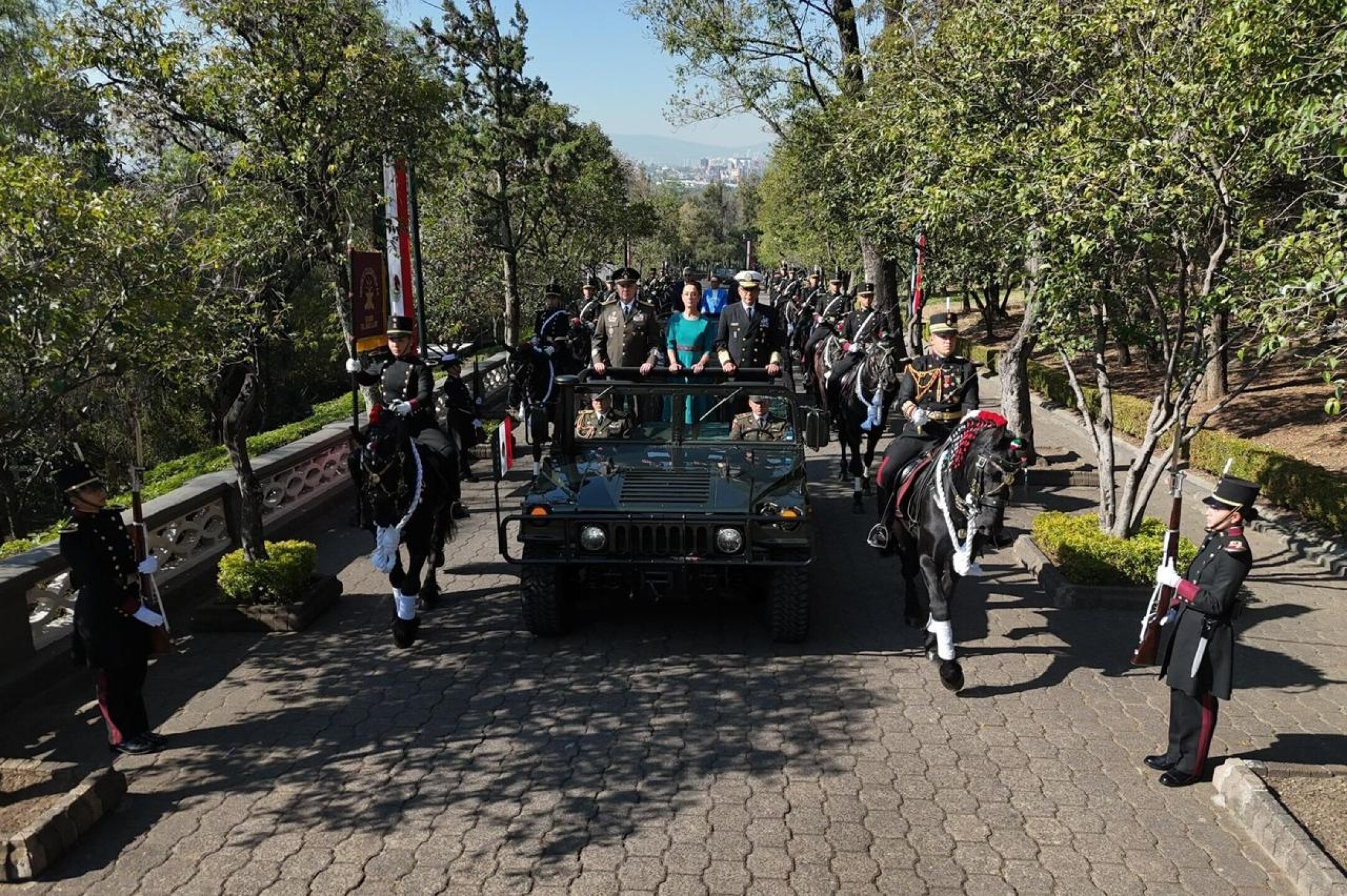 marcha-de-la-lealtad-sheinbaum-fuerzas-armadas