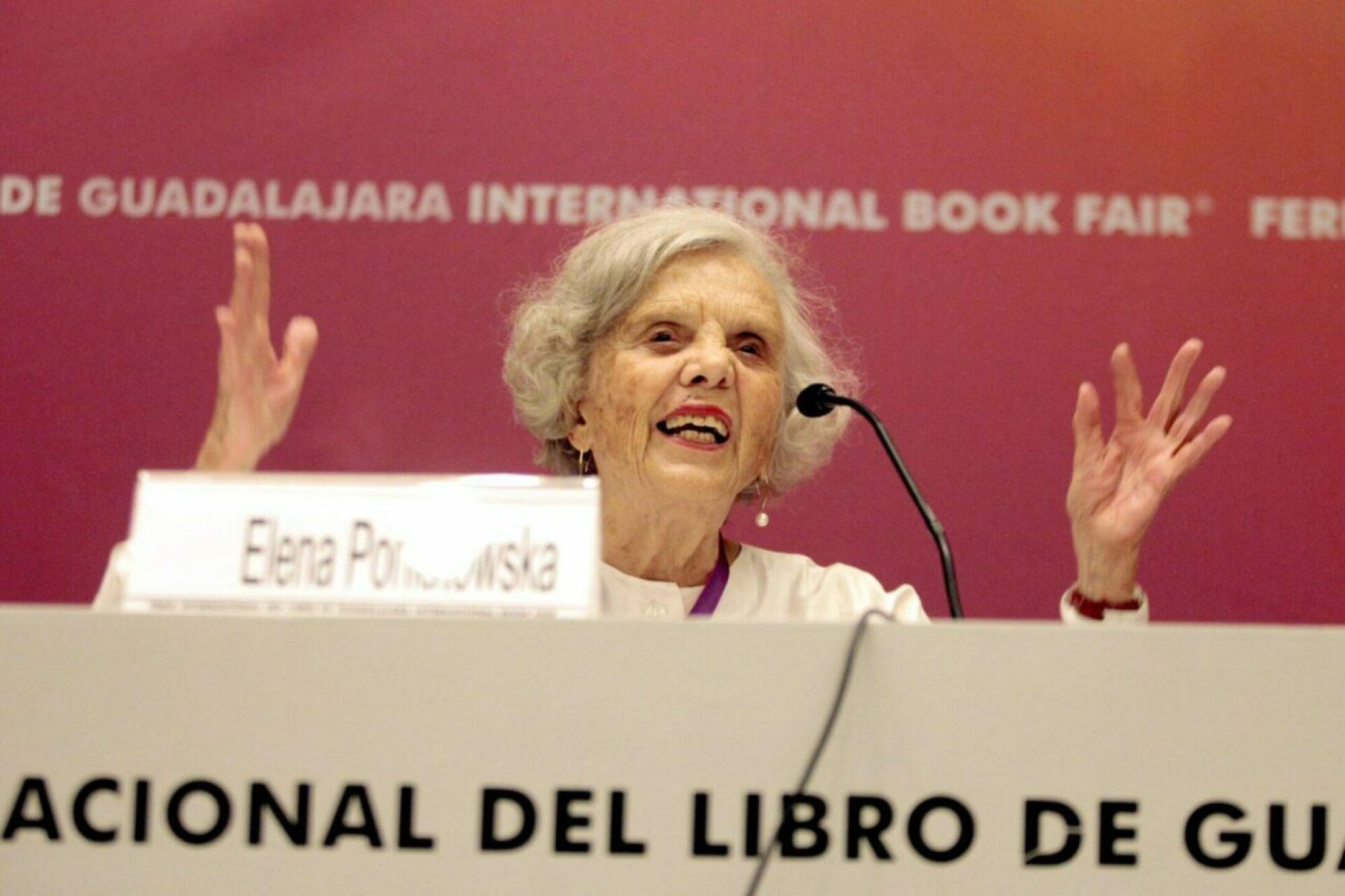 elena-poniatowska-gana-premio-carlos-fuentes-2023-1280x853