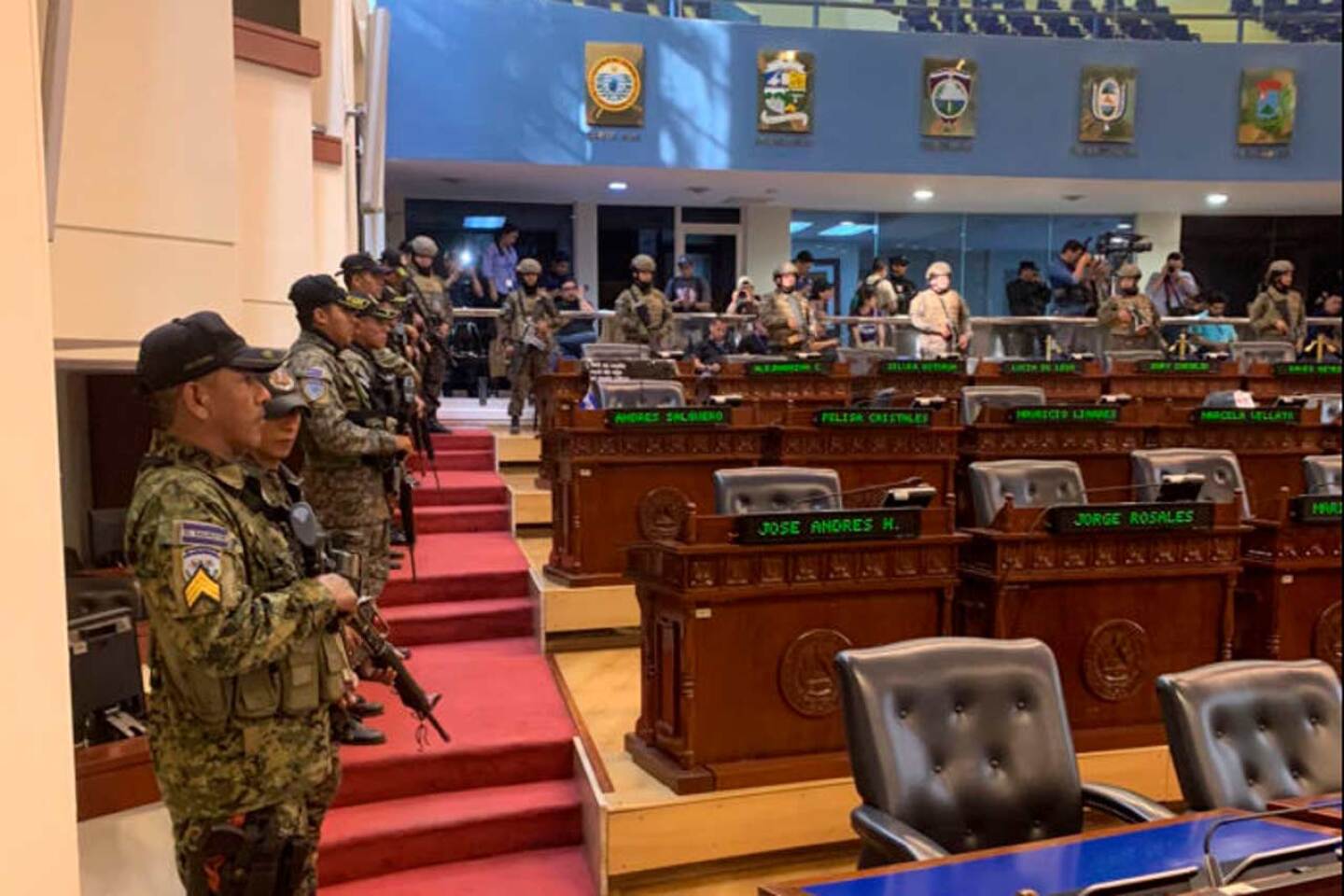 El Salvador militares