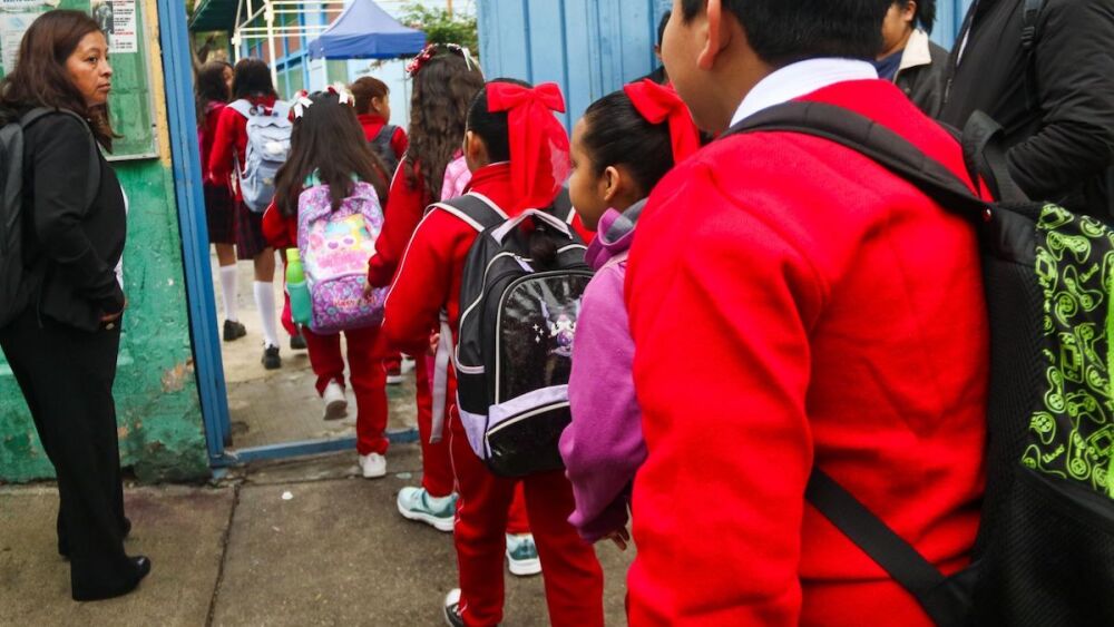 estudiantes regresaron hoy a clases en CDMX