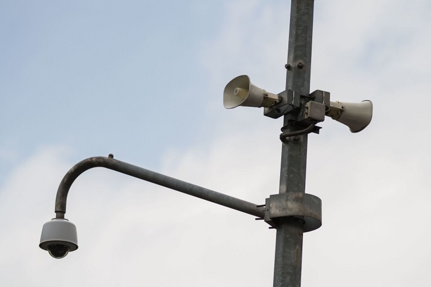 CIUDAD DE MÉXICO, 06AGOSTO2018.- Esta tarde se realizó una prueba de audio de los altavoces de la alerta sísmica en la Ciudad de México. El sonido fue diferente al que se escucha normalmente, por lo que pasó desapercibido entre la población FOTO: ISAAC ESQUIVEL /CUARTOSCURO.COM