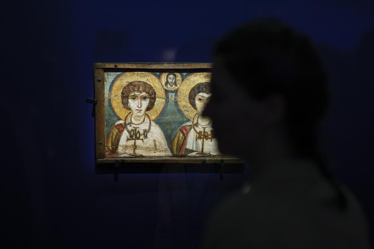 The Louvre museum exposes Ukrainian artworks to protect them from the war