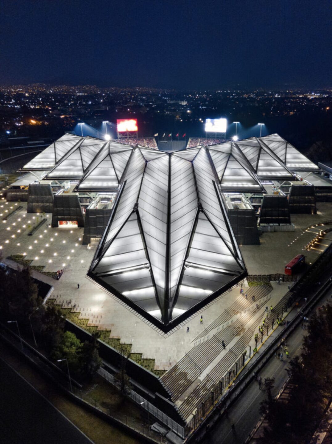estadio_alfredo_harp_helu-766x1024
