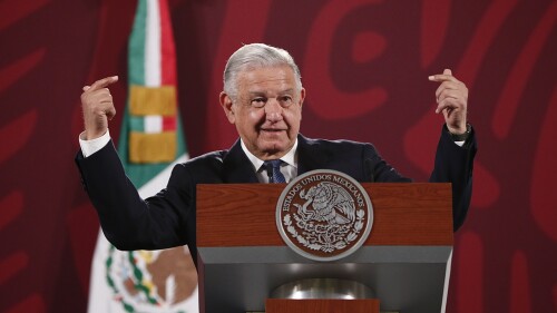 López Obrador entrega el avión presidencial a nueva empresa del Ejército