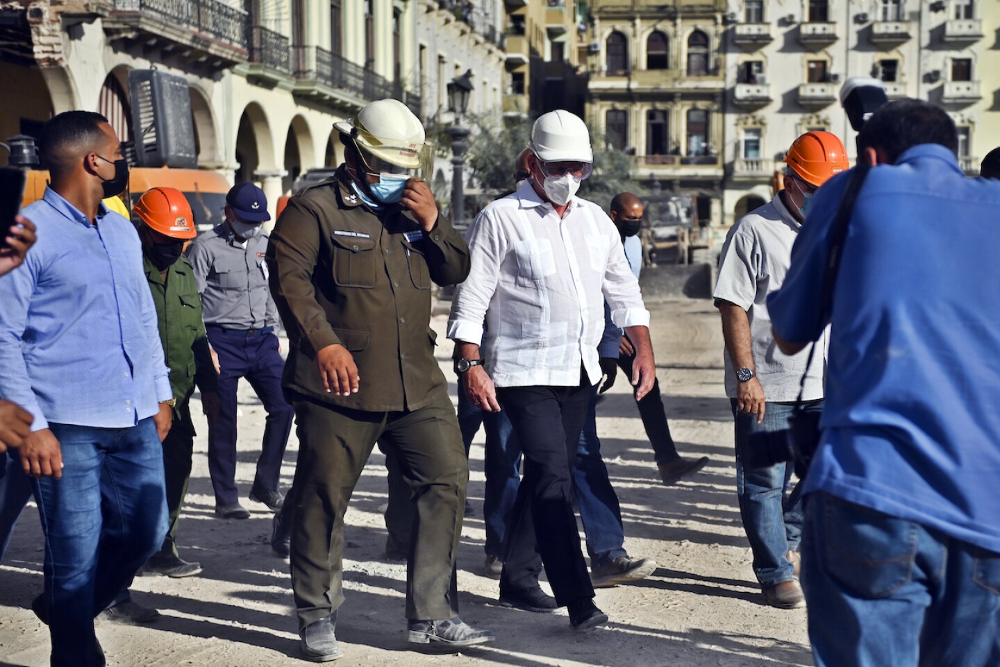 Se eleva a 43 el n˙mero de muertos por la explosiÛn en hotel de La Habana