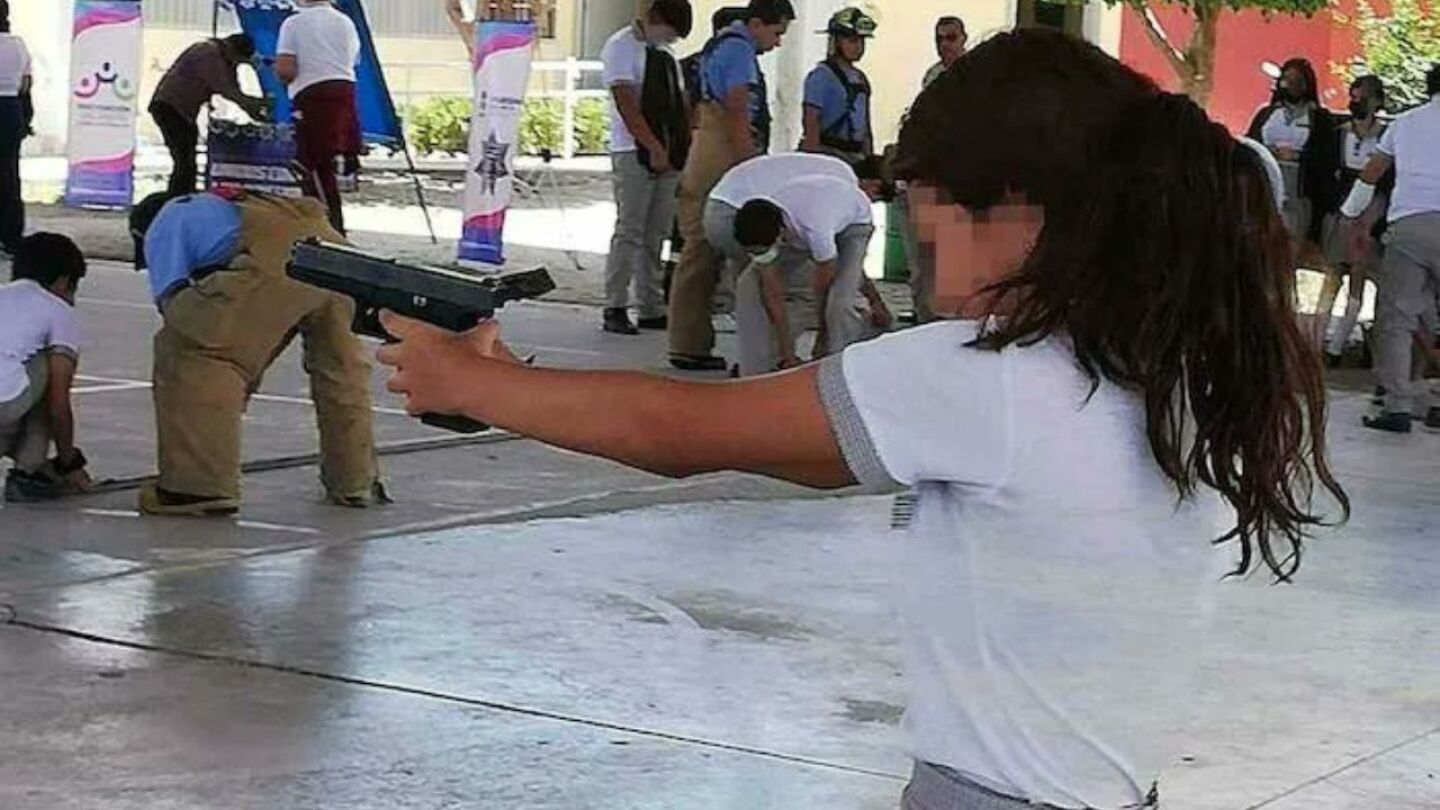 escuela-secundaria-armas-policías-Guanajuato