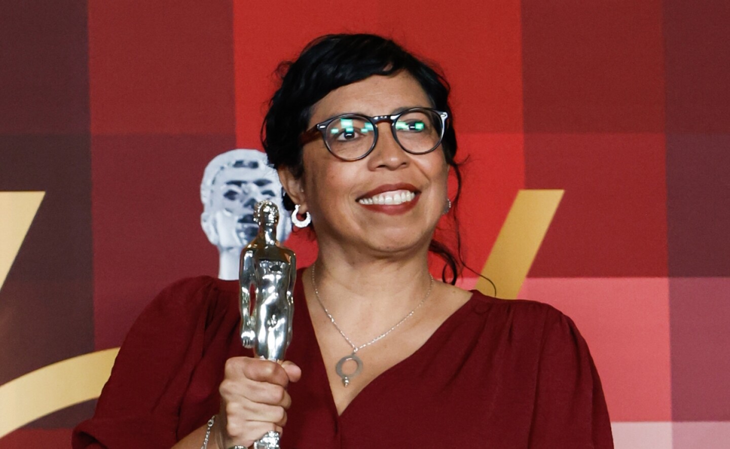 tatiana_huezo_premios_ariel_2022_ganadores