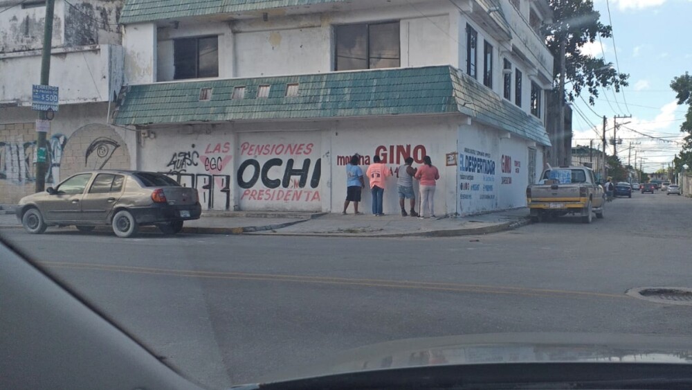 propaganda Gino Quintana Roo.jpg
