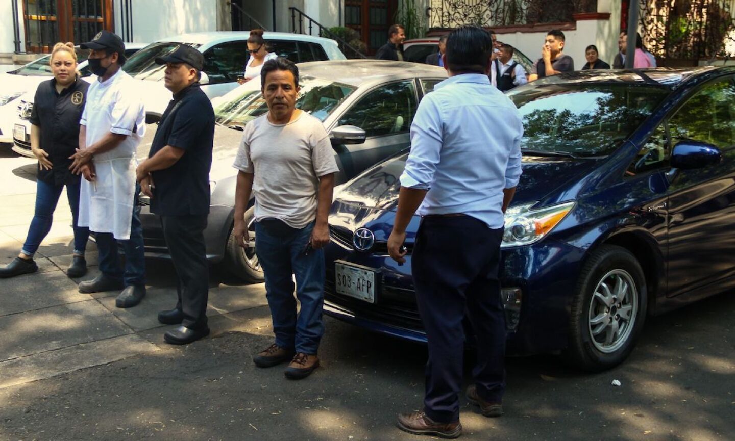 Está mañana en punto de las 11:00 se realizó el primer simulacro en la Ciudad de México, gente en Polanco salió de restaurantes y oficinas.