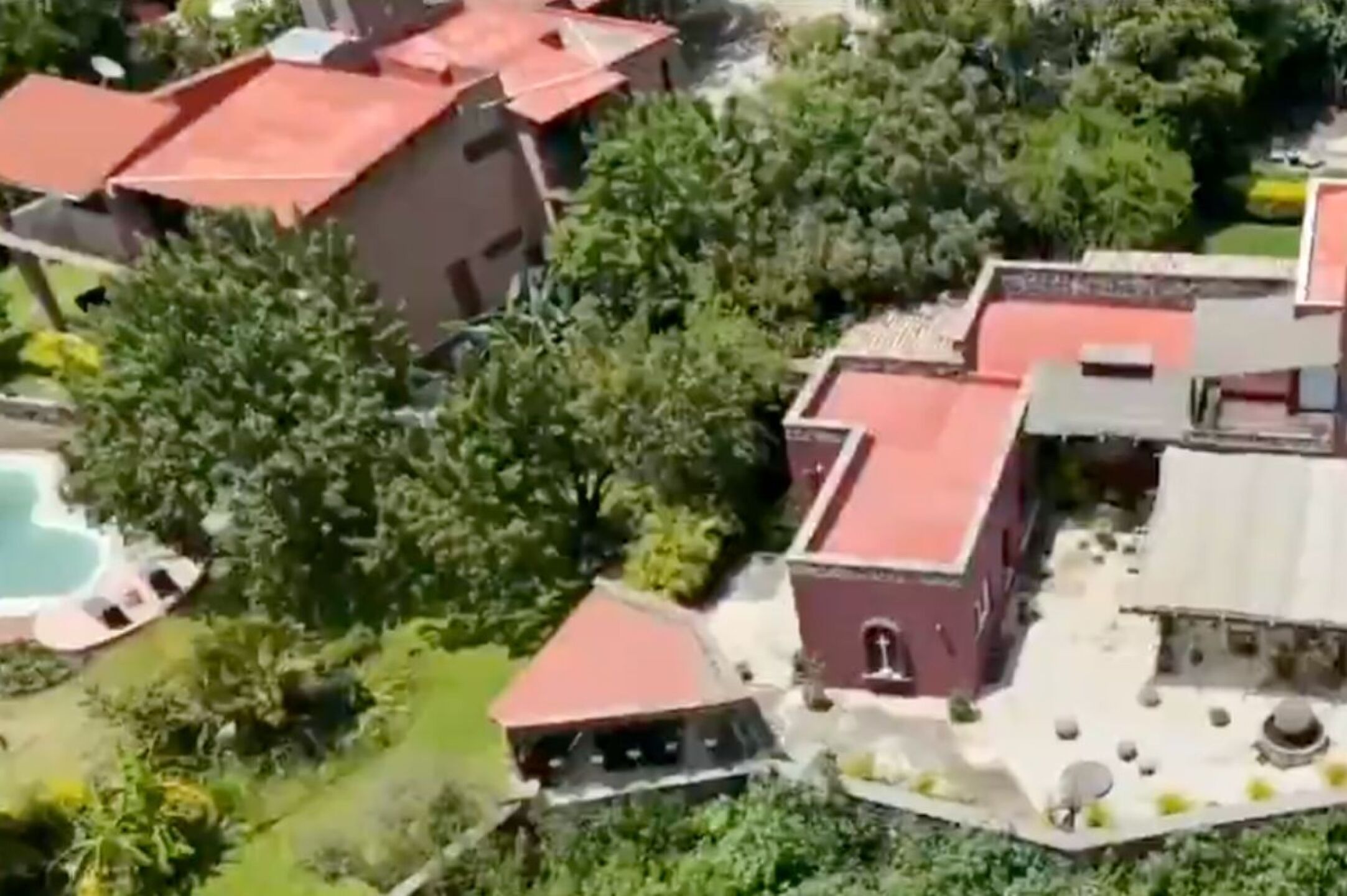 quiero-verlo-norona-desafia-a-comuneros-de-tepoztlan-a-quitarle-su-casa-en-zona-protegida-video