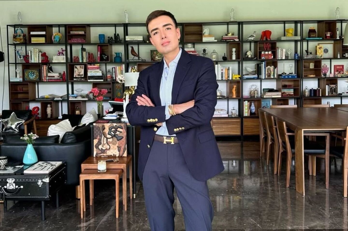 asi-fue-el-asesinato-de-miguel-angel-de-la-mora-video-clave-muestra-como-lo-atacaron-afuera-de-su-negocio-micky-hair-salon-masaryk-en-polanco