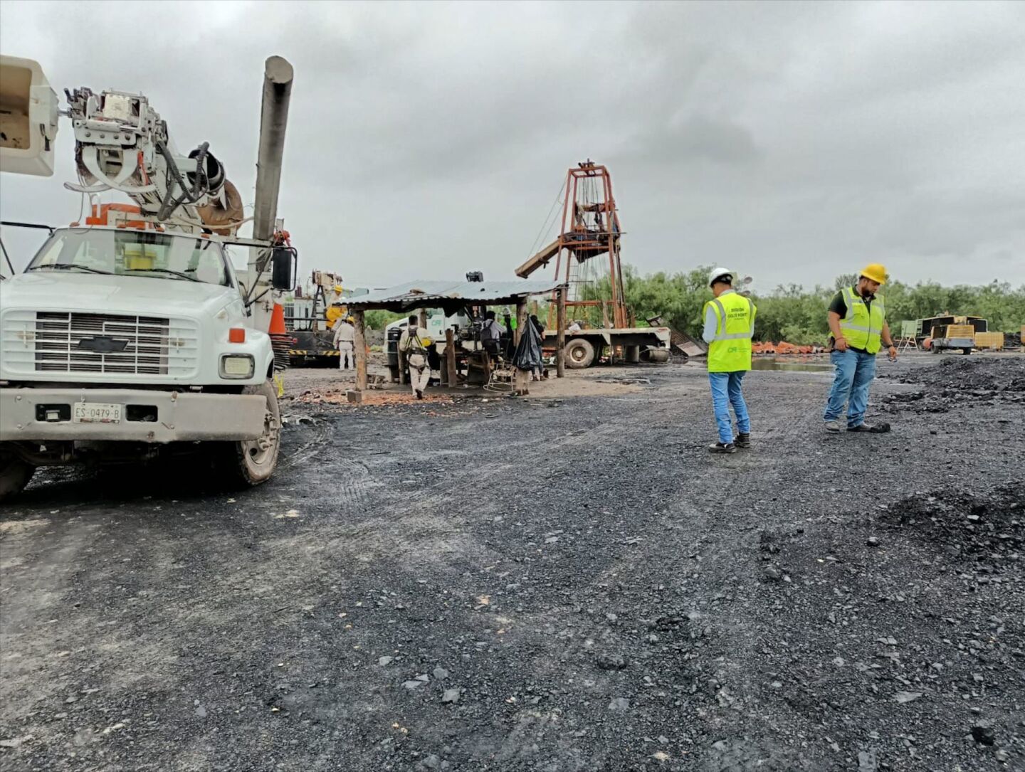 Inicia la nueva fase de trabajos para el rescate minero en el complejo El Pinabete de Sabinas, Coahuila. El cual consiste de una nueva excavación de 50 metros de profundidad para el acceso a las galerías inundadas al interior.