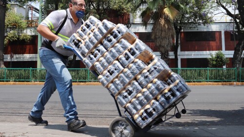 La cerveza Modelo destrona a Bud Light como la más vendida en Estados Unidos