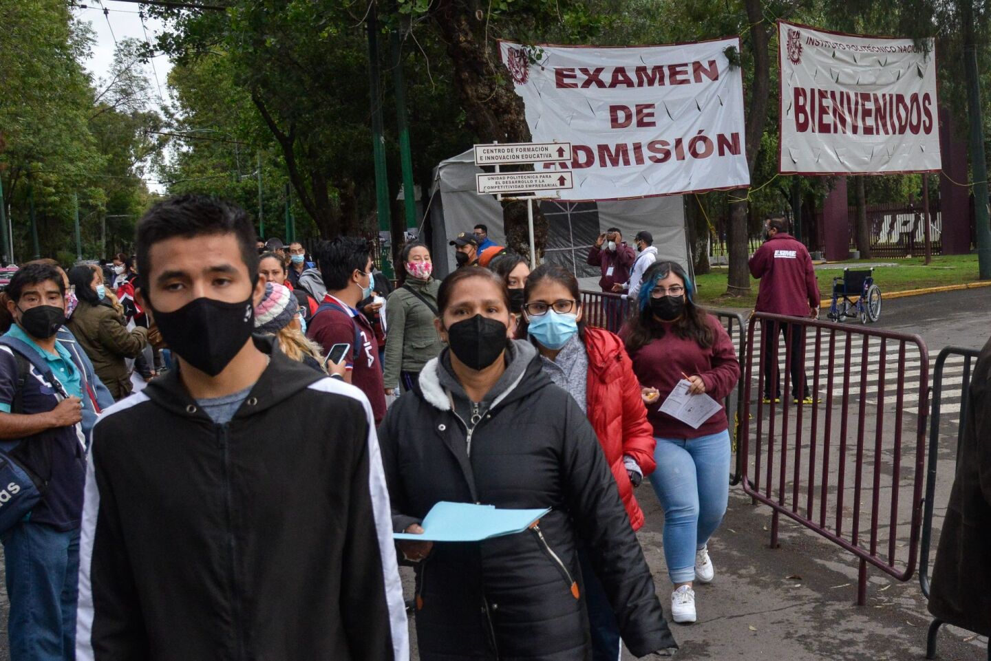 Dio inicio la primer fecha de aplicación del examen de la Comisión Metropolitana de Instituciones Públicas de Educación Media Superior (COMIPEMS) de admisión a nivel medio superior.