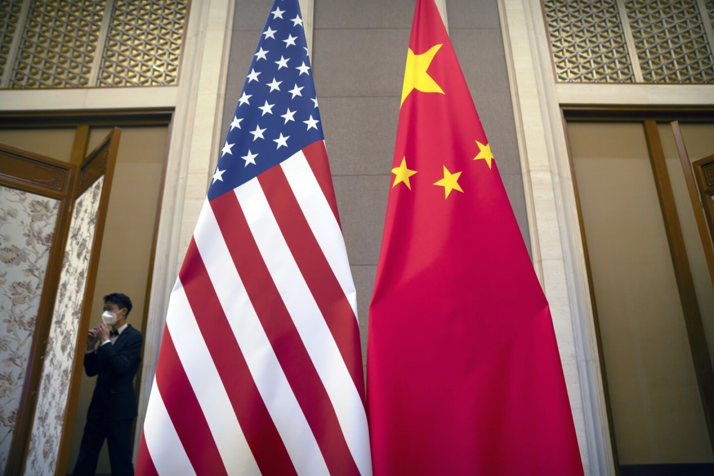 La visita de Yellen reabre comunicación entre China y EEUU, pero las diferencias continúan